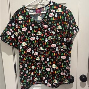 Festive Divine Curves Holiday Print Scrub Top, 2X